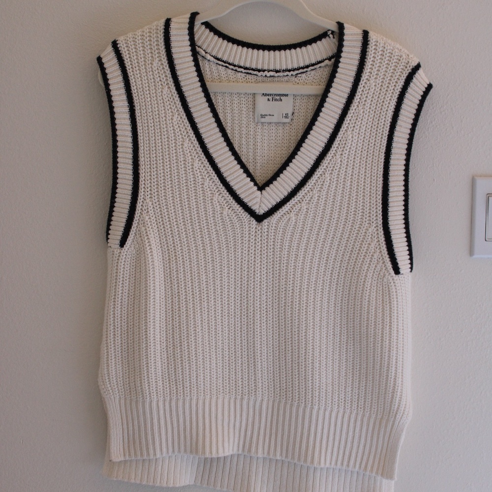 Abercrombie & Fitch Sweater Vest